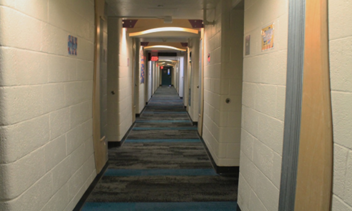 Hallway in Apache Santa-Cruz